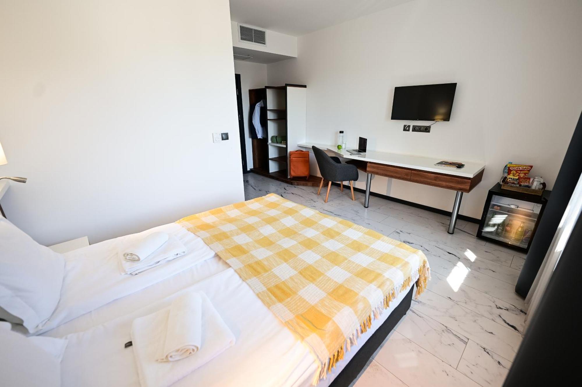 RUBO Hotel Sjoemen Buitenkant foto