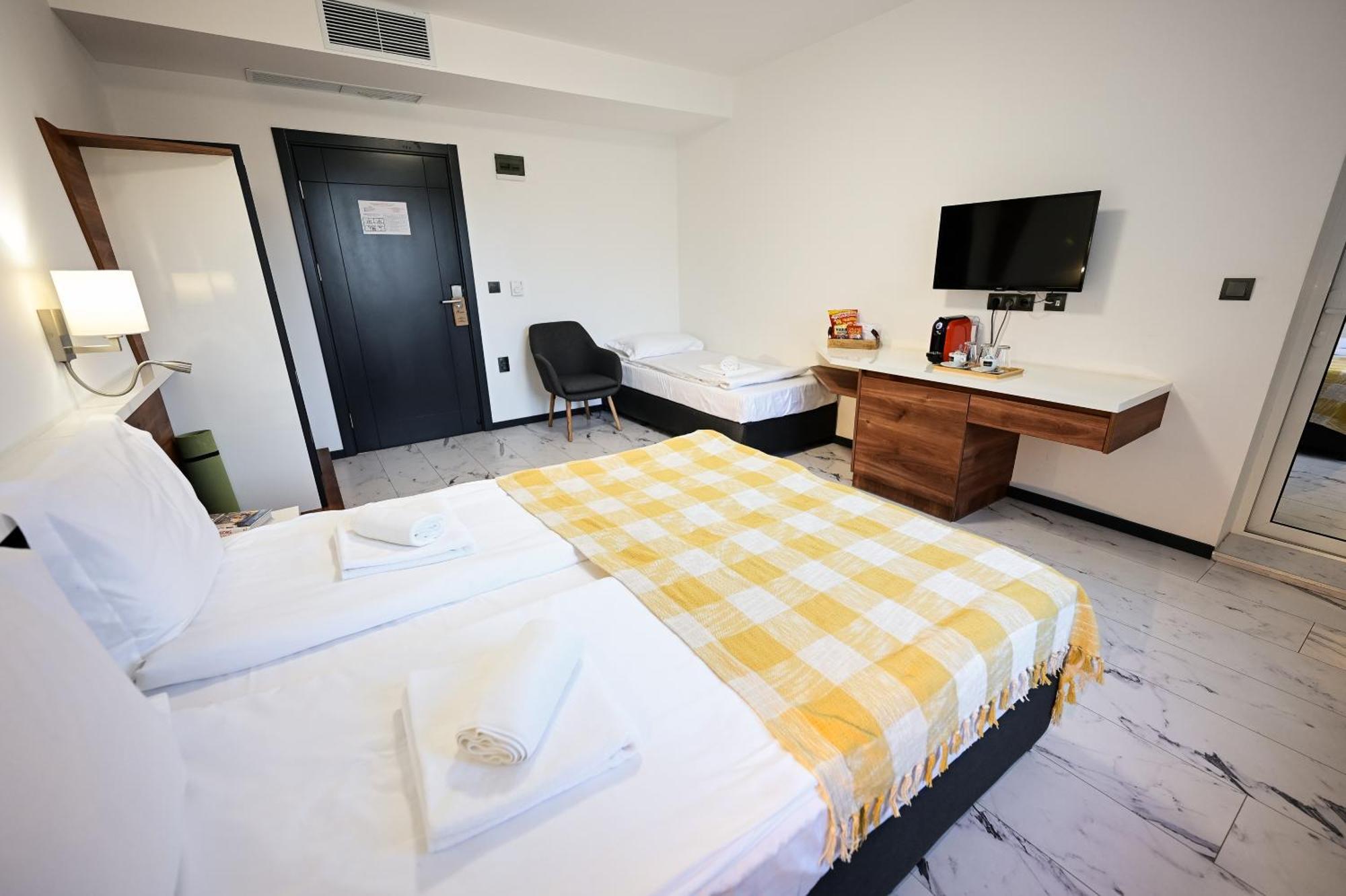RUBO Hotel Sjoemen Buitenkant foto