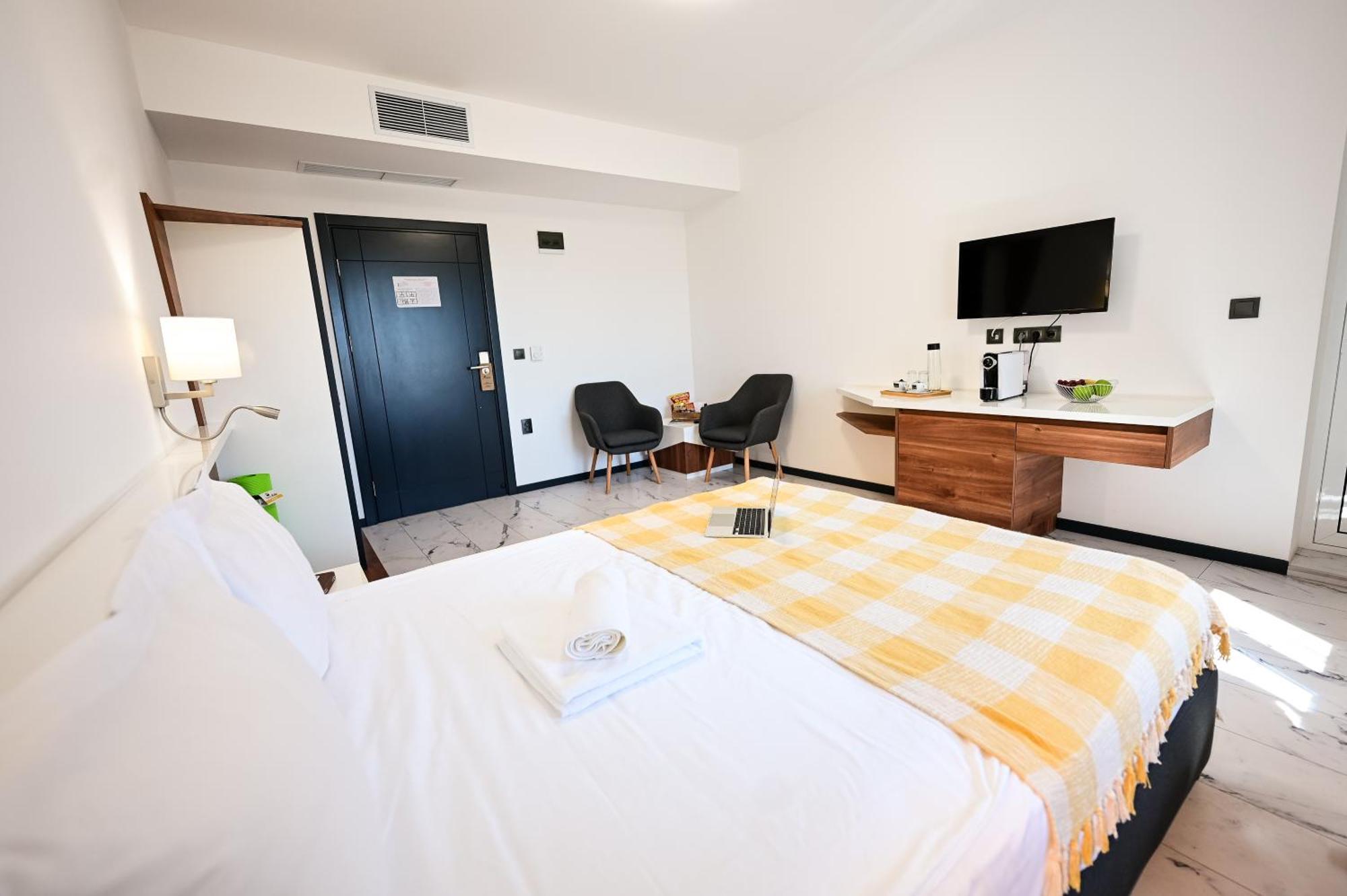 RUBO Hotel Sjoemen Buitenkant foto